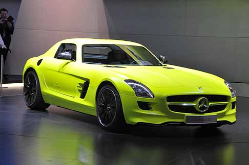 Mercedes-Bens - Mercedes SLS AMG E-Cell